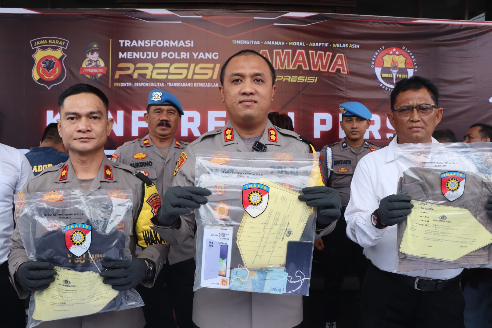 Cirebon Kota Menggelar Press Release Ungkap Kasus Jambret Yang Viral Di ...